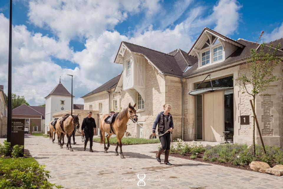 Le Grand Pavillon Chantilly Bagian luar foto